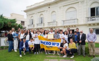 Intendente Andrés Lima entregó reconocimiento a estudiantes del Liceo N° 2