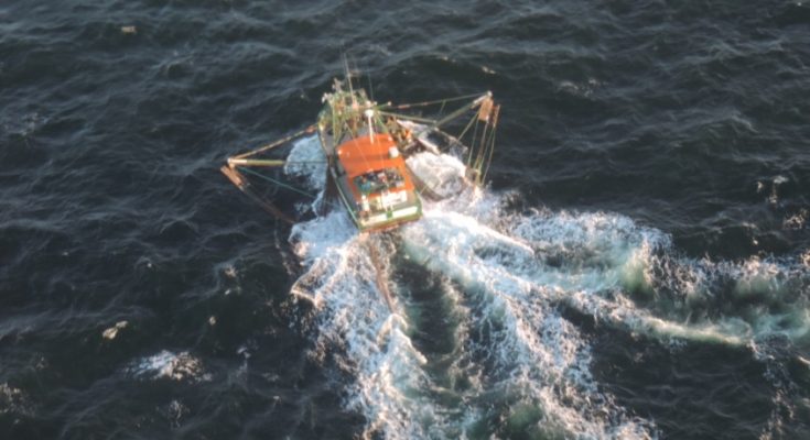 Apresaron un buque brasileño que realizaba pesca ilícita en aguas uruguayas