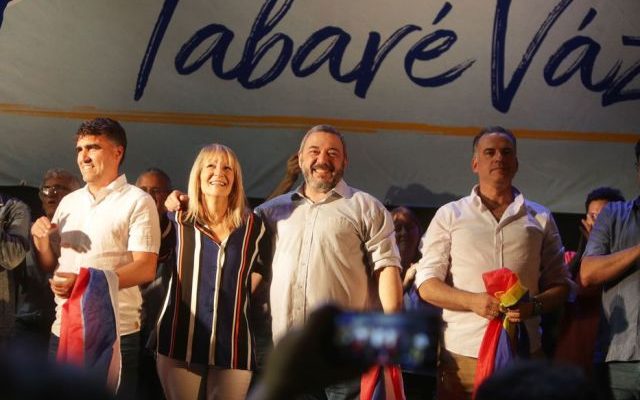 Crítica a “gobierno neoliberal” y homenaje a Tabaré: así fue acto de proclamación del FA