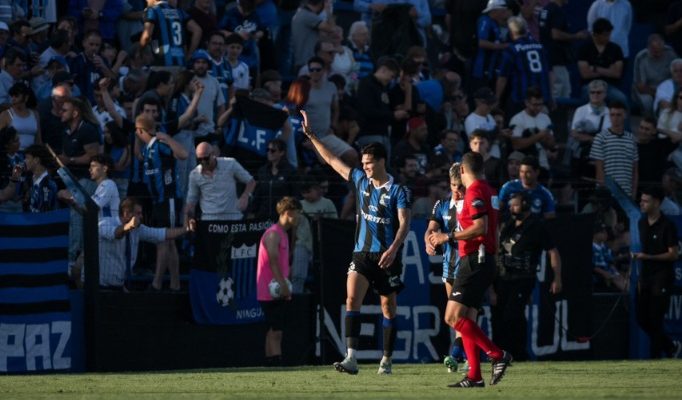 Uruguayo: Liverpool derrotó 2-0 a Peñarol en Belvedere y se ilusiona con la consagración