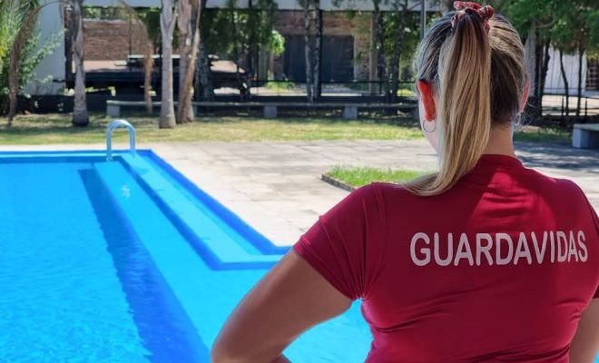 Comenzó la temporada de verano en piscinas y playas de Parque del Lago