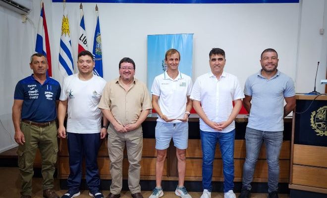 Intendente homenajeó al salteño Federico Martínez, medalla de plata en el Sudamericano de Atletismo Intendente homenajeó al salteño Federico Martínez, medalla de plata en el Sudamericano de Atletismo