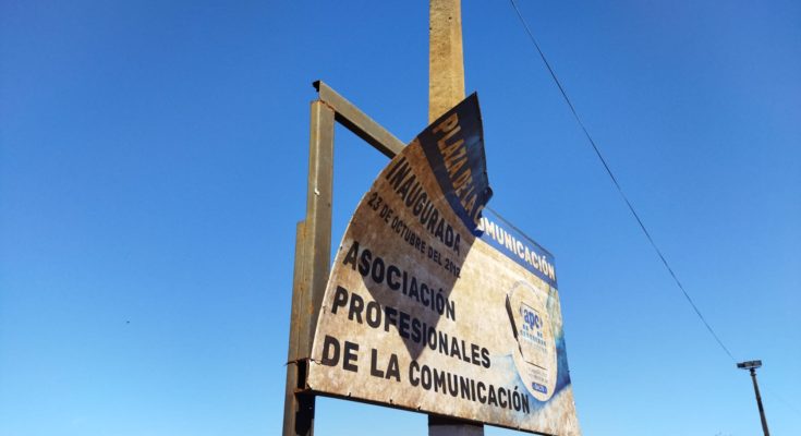 Vandalismo: Causaron destrozos en la Plaza de la Comunicación de APC en Costanera Norte y Paraguay