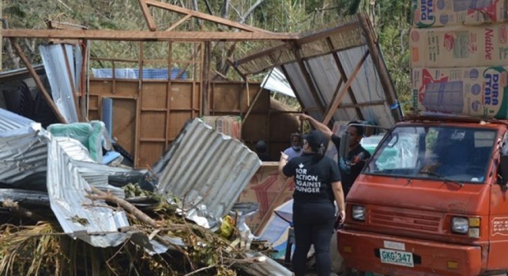 Al menos tres muertos y más de 100.000 desplazados por un terremoto en el sur de Filipinas