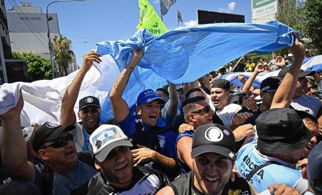 Un tribunal argentino declaró inconstitucional la reforma laboral contenida en el DNU de Milei