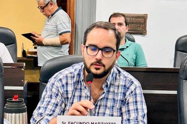 Proponen revocar decreto que aumenta el costo de espacios reservados en el Micro Centro