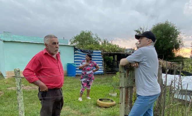 Director del Mides Salto estuvo presente bajo lluvia en Valentín y Biassini
