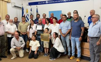 Intendente Lima reconoció al piloto Rodmey Bisio por su destacada trayectoria en el deporte motor