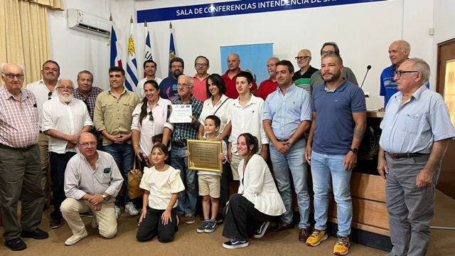 Intendente Lima reconoció al piloto Rodmey Bisio por su destacada trayectoria en el deporte motor Intendente Lima reconoció al piloto Rodmey Bisio por su destacada trayectoria en el deporte motor