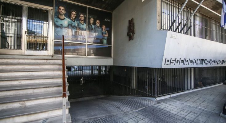 AUF: Se aprobó estatuto del futbolista y manual de competiciones que regulará los partidos