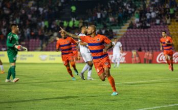 Libertadores: Defensor Sporting cayó 3-2 con Puerto Cabello en duelo de ida en Valencia