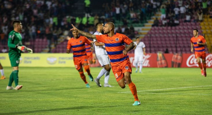 Libertadores: Defensor Sporting cayó 3-2 con Puerto Cabello en duelo de ida en Valencia