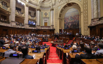 A favor y en contra: oposición y oficialismo reaccionaron al discurso de Lacalle Pou