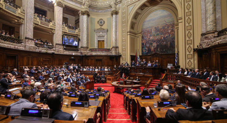 A favor y en contra: oposición y oficialismo reaccionaron al discurso de Lacalle Pou