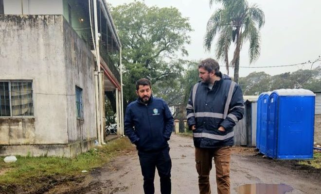 Director Nacional del SINAE y Coordinador del CECOED visitan a desplazados por la creciente