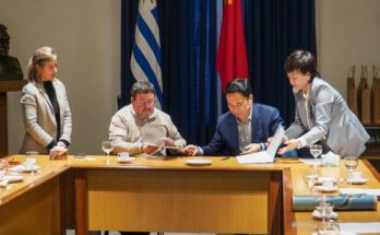 Autoridades de la ciudad de Yichang, República Popular China, visitaron Salto y firmaron acuerdo de hermanamiento