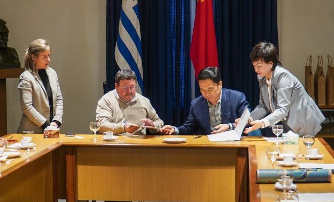 Autoridades de la ciudad de Yichang, República Popular China, visitaron Salto y firmaron acuerdo de hermanamiento Autoridades de la ciudad de Yichang, República Popular China, visitaron Salto y firmaron acuerdo de hermanamiento