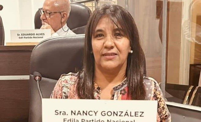 “Vecinos de barrio Artigas vienen reclamando la implementación de contenedores de basura”, dijo la edil Nancy González