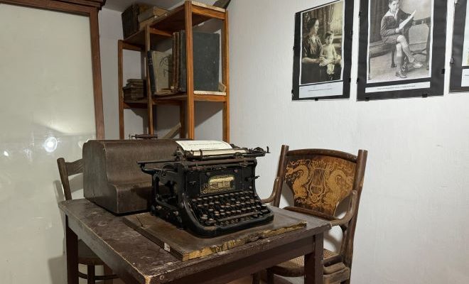 La Intendencia acondicionó un espacio de exhibición del acervo histórico del Teatro Larrañaga