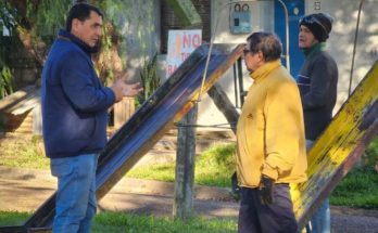Andrés Lima y Mario Furtado destacan la recuperación de la placita de juegos en el barrio Yaque