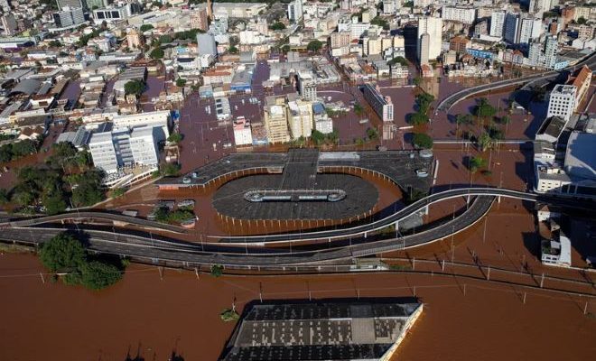 Antes y después: imágenes aéreas muestran el implacable avance de las inundaciones en Río Grande do Sul