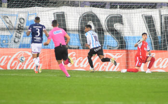 Intermedio: Cerro le ganó a Nacional 3-0 en el Franzini jugando una hora con 10 jugadores Intermedio: Cerro le ganó a Nacional 3-0 en el Franzini jugando una hora con 10 jugadores
