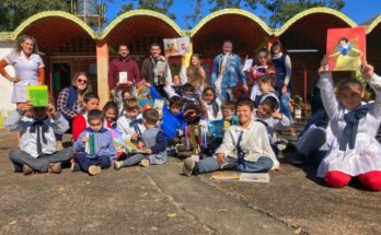 La Valija Viajera llegó a la Escuela 74 en el Municipio de Belén