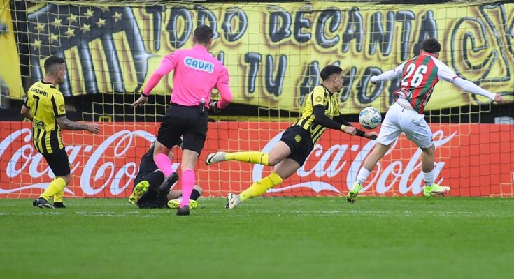 Intermedio: Peñarol y Deportivo Maldonado empataron 1-1 en el Campeón del Siglo