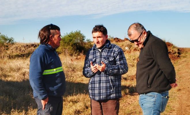 Trabajos de recuperación en Camino a la Cuchilla impulsan la conectividad agrícola en Salto