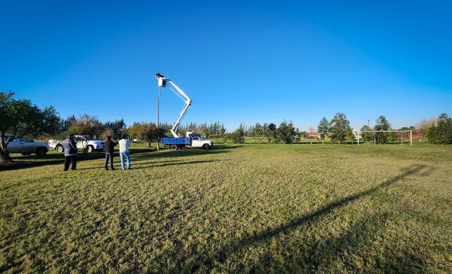 La Intendencia realiza la iluminación de la cancha de Cizaña Fútbol Club