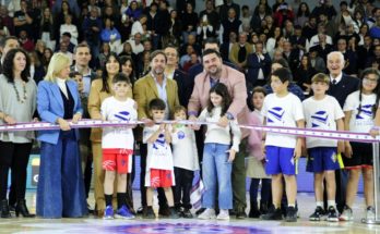 Paysandú reinauguró estadio cerrado 8 de Junio con partido de básquetbol entre Uruguay y Argentina y presencia de Lacalle Pou