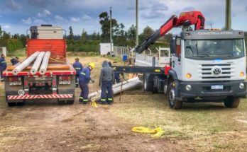 Arribaron columnas y luminarias LED para el Club Independiente de la Liga Agraria