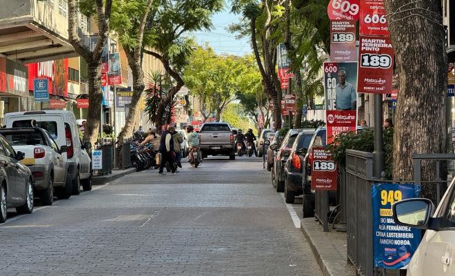 Intendencia prohíbe publicidad político partidaria en calle Uruguay