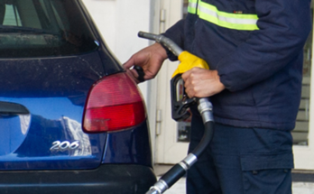 Ejecutivo mantiene precios de los combustibles pese a suba internacional