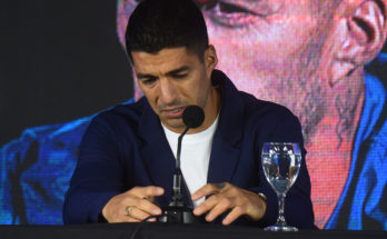 Entre lágrimas, Luis Suárez anunció su retiro de la selección uruguaya a sus 37 años