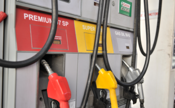 Ejecutivo resolvió bajar precio de combustibles a partir del 1.° de octubre