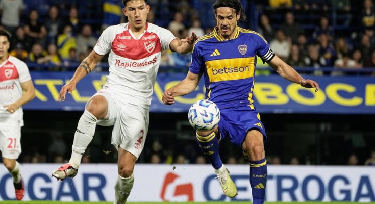 Cavani: Dueño del aplausómetro y saludado por la hinchada de Boca, su nueva “casa”