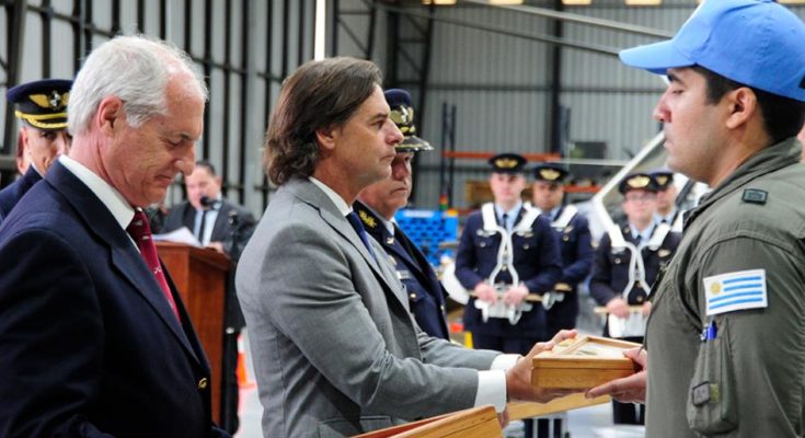 Lacalle Pou encabezó acto de reconocimiento a contingente uruguayo que regresó del Congo