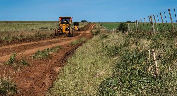 Intendente Lima destacó profunda intervención en caminería rural