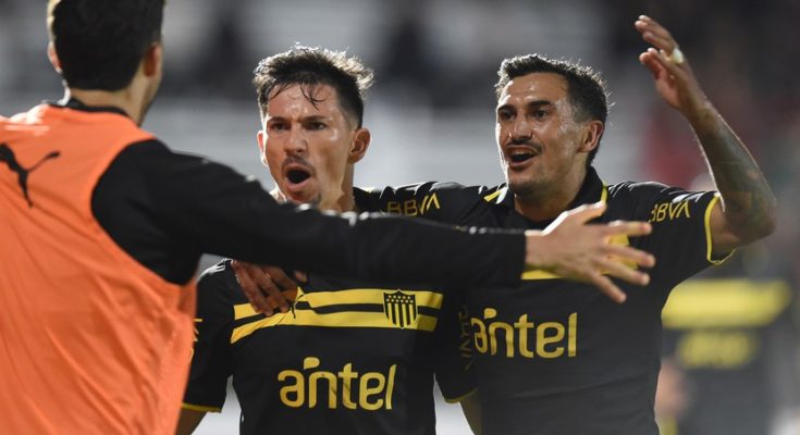 Clausura: Peñarol ganó 1-0 en su visita a River Plate y sigue liderando las dos tablas