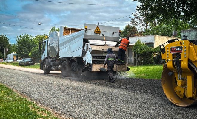 Intendente Andrés Lima destaca nueva obra de pavimentación en el barrio Ceibal