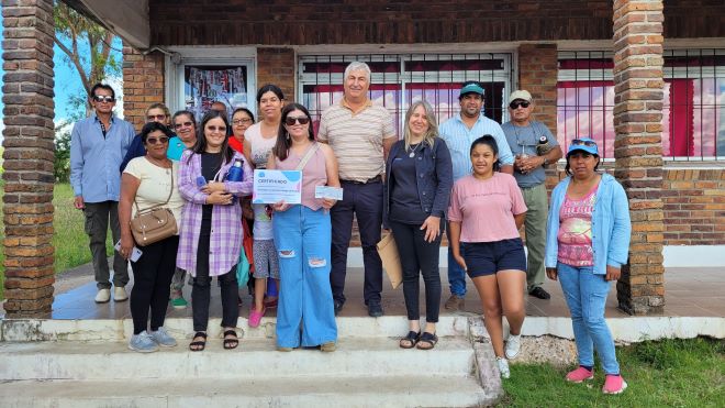 La Intendencia entrega fondos para salón comunal en Campo de Todos La Intendencia entrega fondos para salón comunal en Campo de Todos