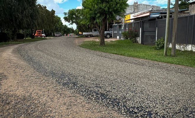 Intendente Andrés Lima anuncia avances en la bituminización de calles en barrio Ceibal