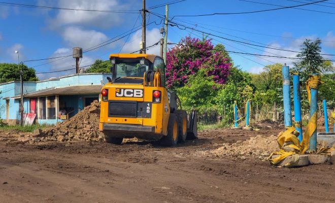 Andrés Lima: Avanzan las obras de entubamiento de pluviales en el barrio Artigas