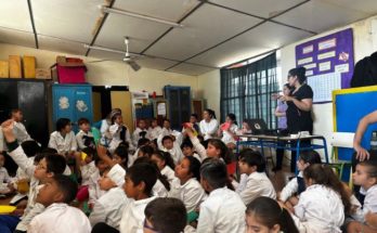 Actividad del Policlínico Veterinario en la Escuela Nº 14 de Barrio Artigas