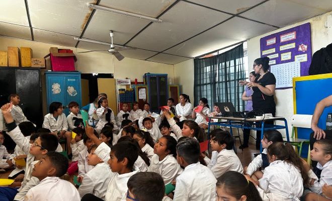 Actividad del Policlínico Veterinario en la Escuela Nº 14 de Barrio Artigas