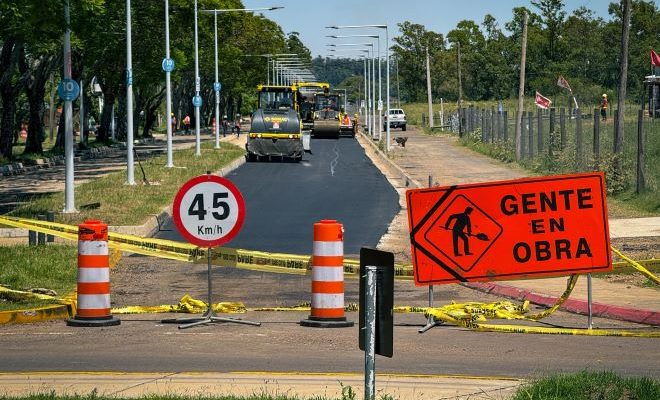 Comenzaron las obras de carpeta asfáltica en la Av. Ramón Vinci, confirmó el intendente Lima