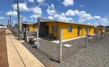 Intendente Lima: “13 familias realojadas reciben su nuevo hogar en el Extremo Este”