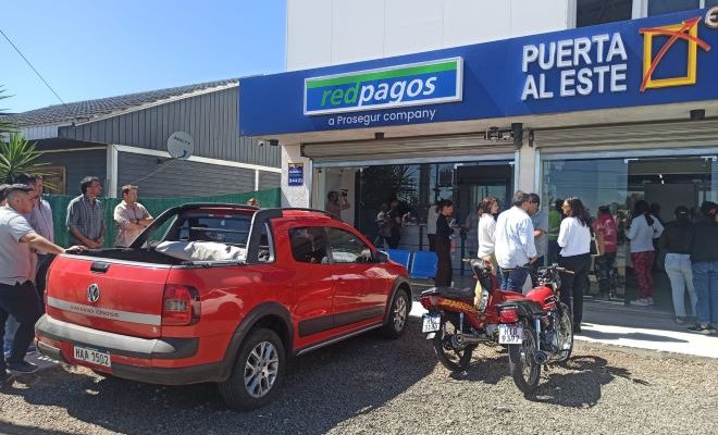 Inauguración de la nueva sucursal de Puerta al Este en el local de COSALCO del extremo este