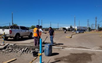 Intendencia de Salto realiza tareas de bacheo y colocación de reductores de velocidad